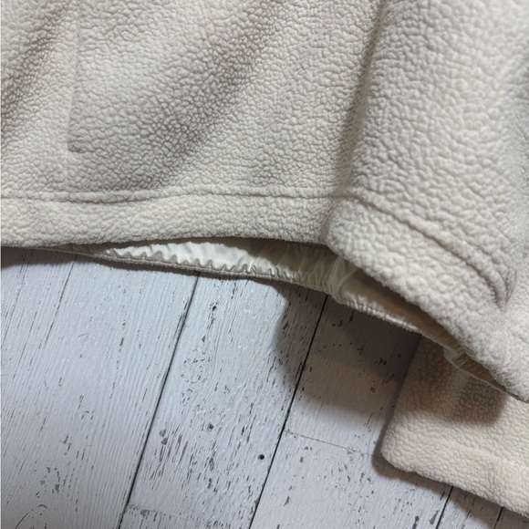 Columbia Tan and Cream Fleece Jacket - Picture 6 of 7